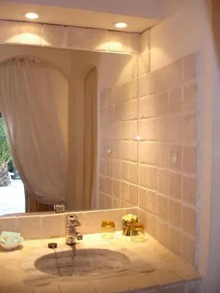 L'Amandari Bed and Breakfast Le Plan-de-la-Tour 0*,  Γαλλία